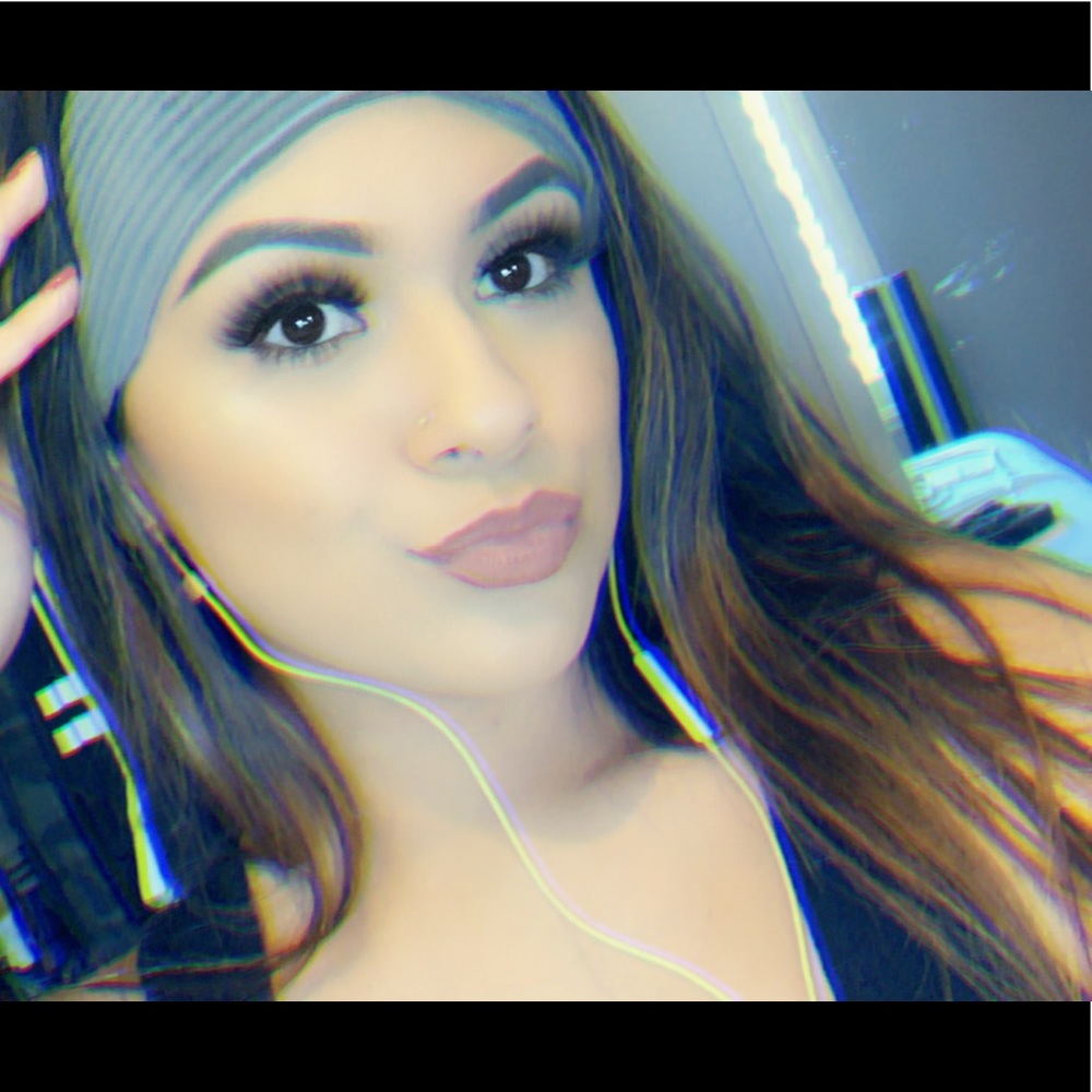 Meet your Posher, Sierra